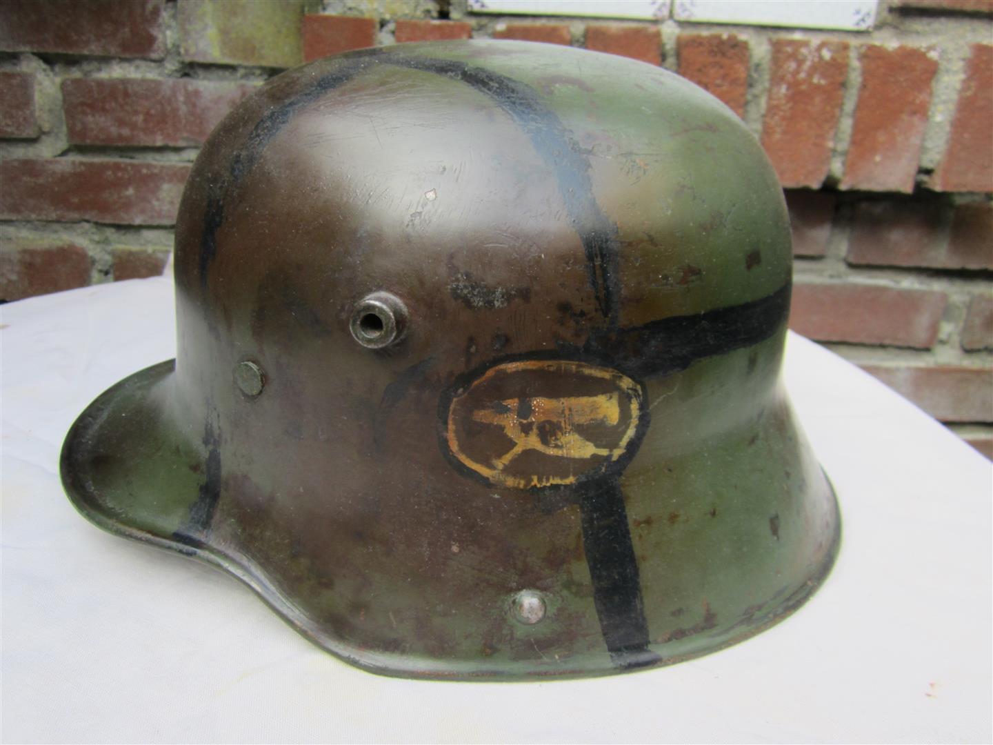 WW1 M16 German Camoflaged Helmet - MG Kompanie